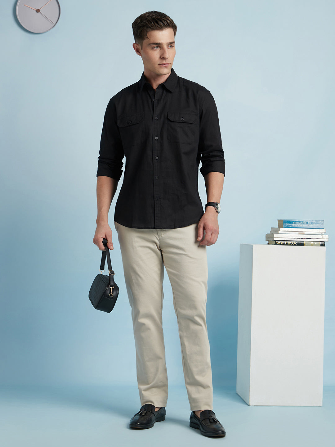 Men Black Solid Spread Collar Full Sleeves Regular Fit Shirt