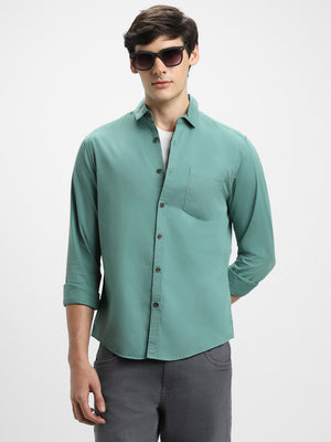 Men's Regular Collar Regular Fit Solid Green Casual Shirt