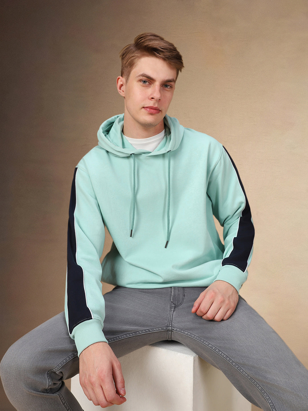 Men's Solid Hooded Full Sleeves Regular Fit Hoodie