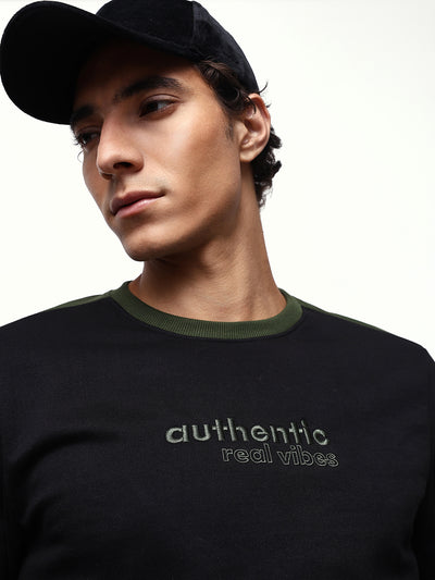 Men's Colourblocked Round Neck Relaxed Fit Pullover Sweatshirt