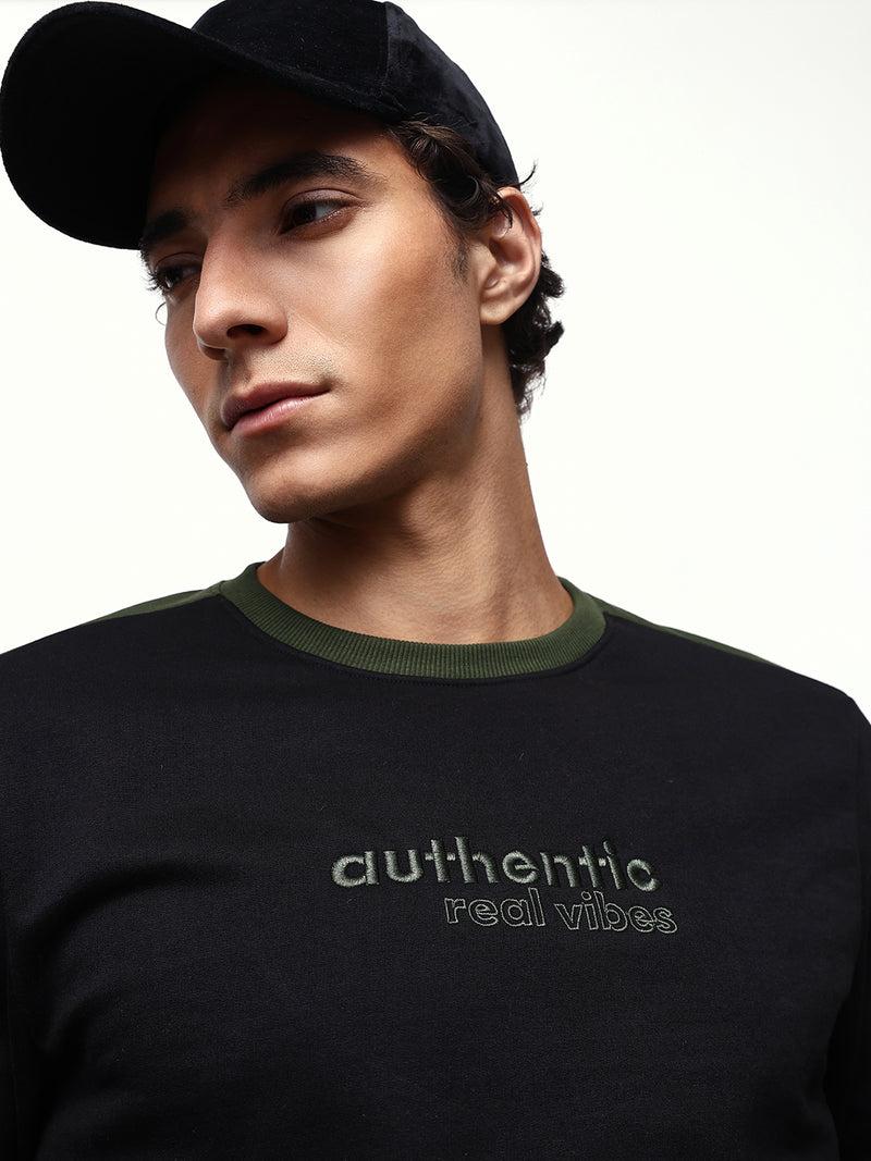 Men's Colourblocked Round Neck Relaxed Fit Pullover Sweatshirt