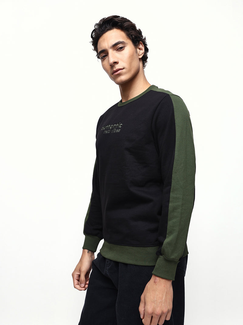 Men's Colourblocked Round Neck Relaxed Fit Pullover Sweatshirt