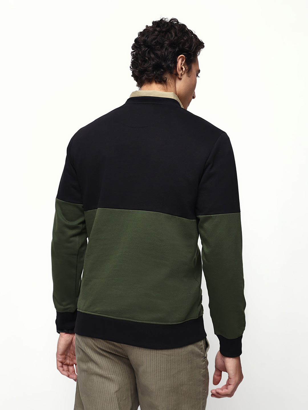Men's Colourblocked Round Neck Relaxed Fit Pullover Sweatshirt