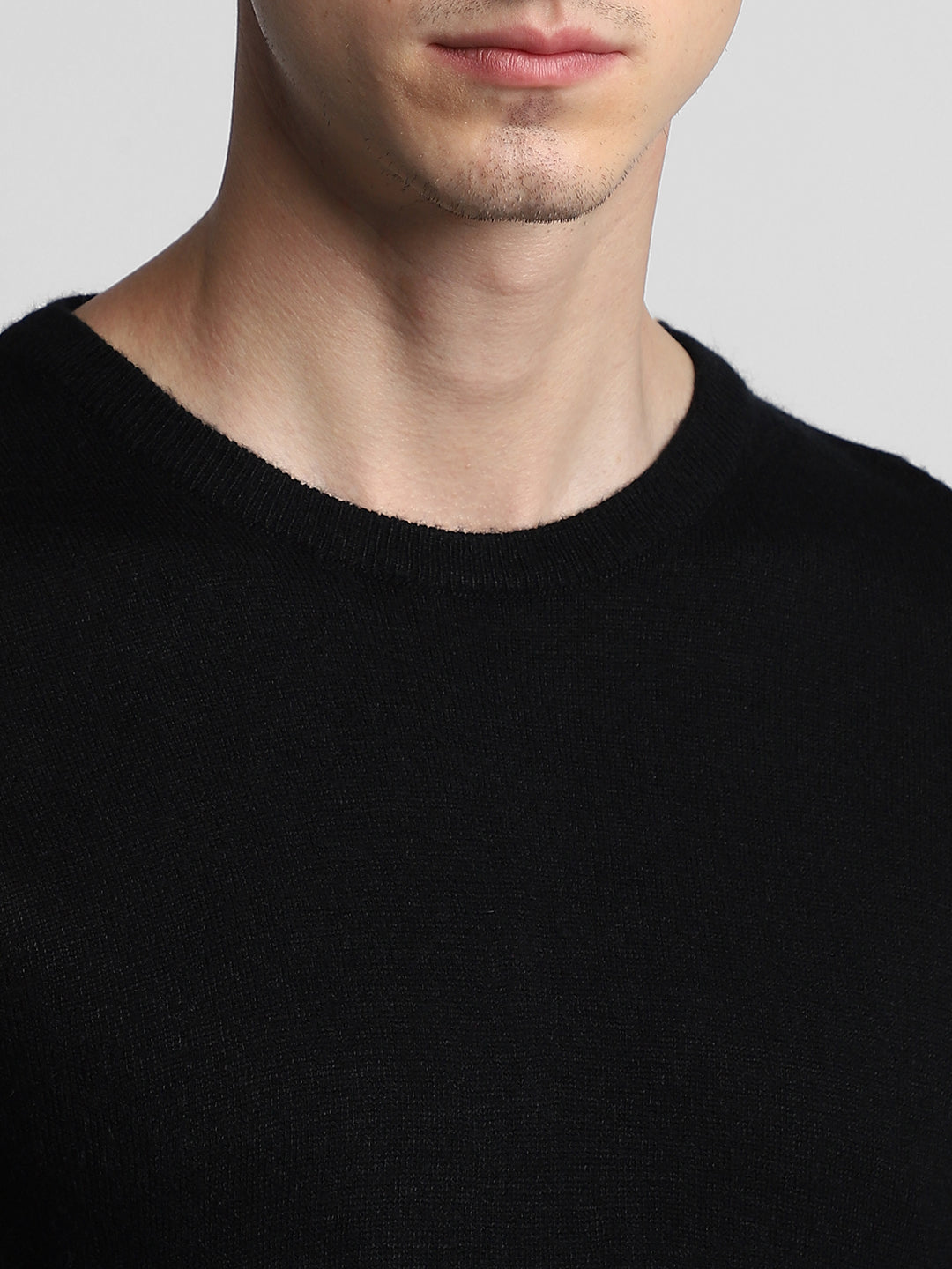 Dennis Lingo Men's Black Solid  Full Sleeves Pullover Sweater