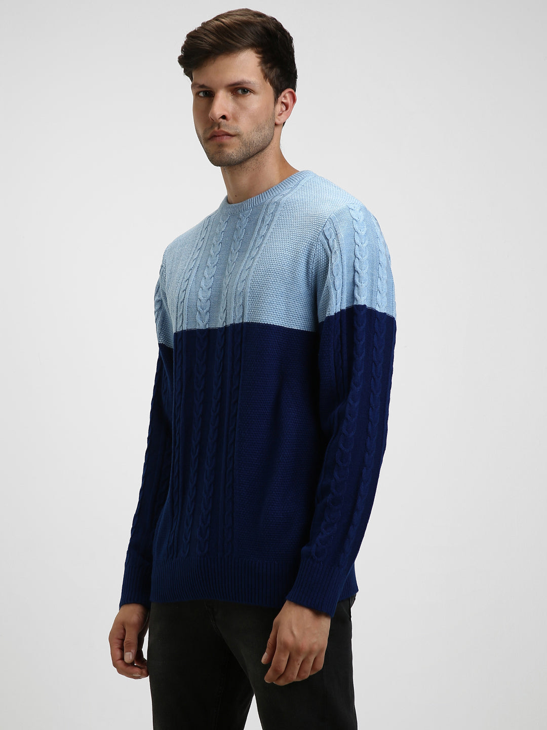 Men's Light Blue ColorBlock Round Neck Pullover Sweater