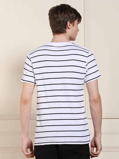 Men's Round Neck Striped Half Sleeves Casual T-shirt