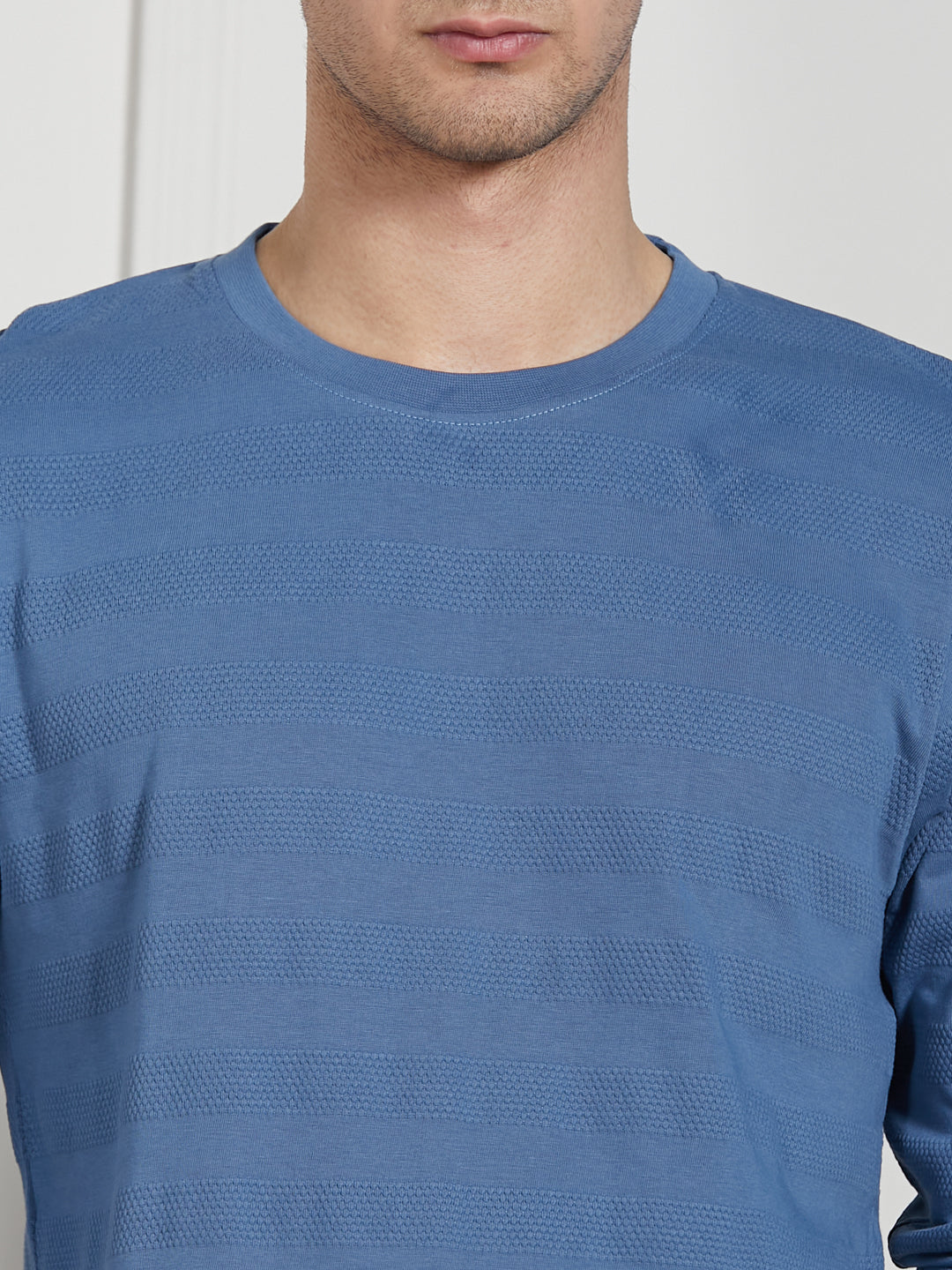 Men's Mid blue Cotton Regular Fit Textured Round Neck T-Shirt