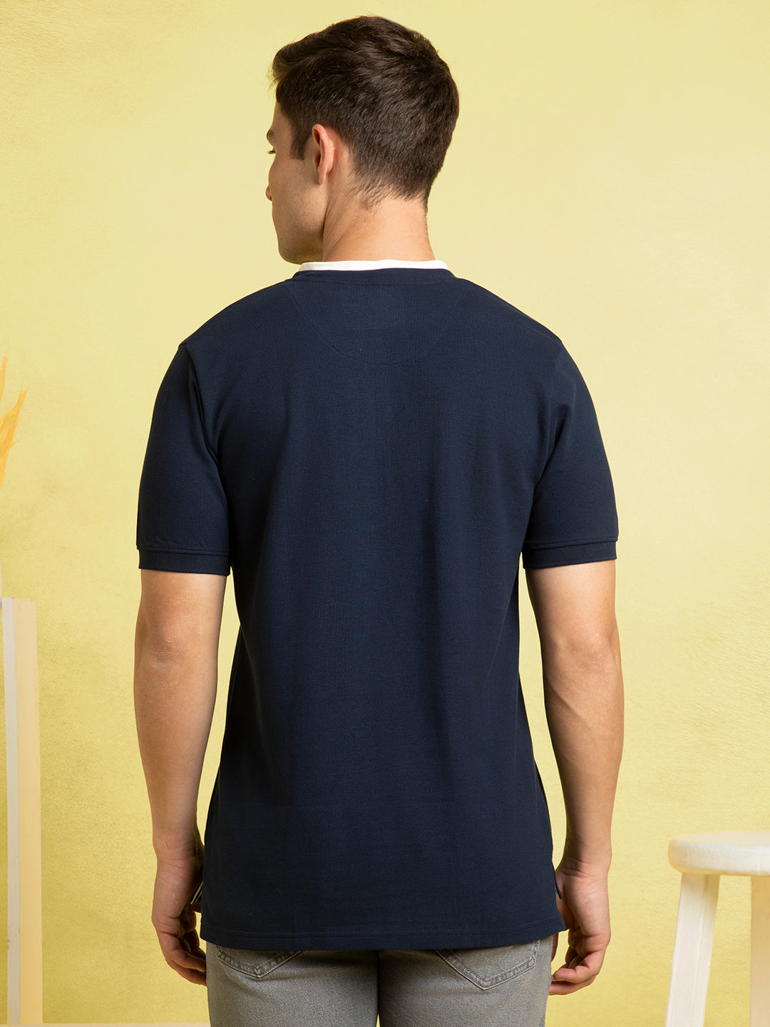 Men's Navy Solid Henley Neck Half Sleeves T-shirt