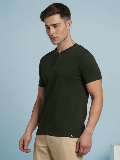 Men Olive Solid Round Neck Half Sleeves Regular Fit T-Shirt