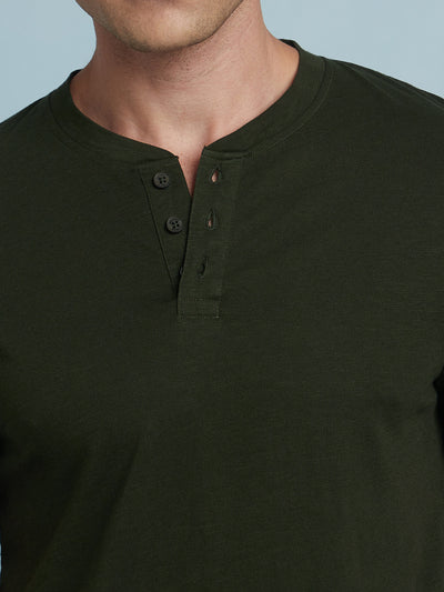Men Olive Solid Round Neck Half Sleeves Regular Fit T-Shirt