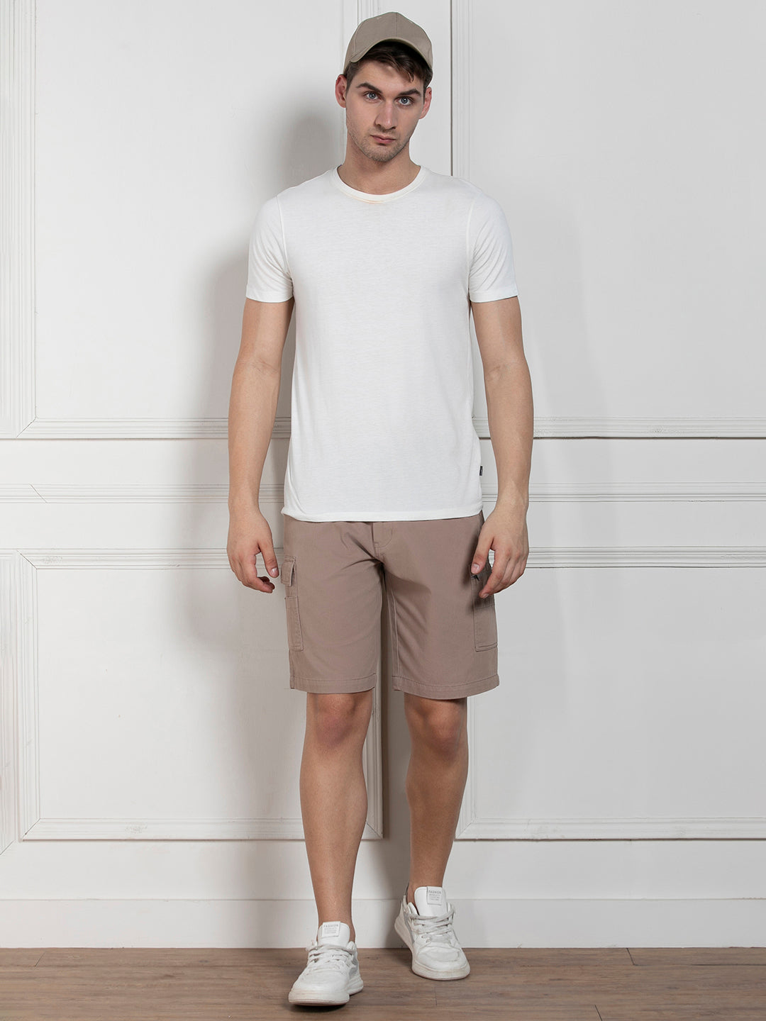 Men's Brown Relaxed Fit Mid-Rise Solid Casual Shorts