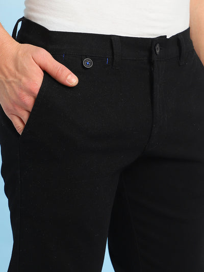 Men Black Solid Straight Fit Chinos