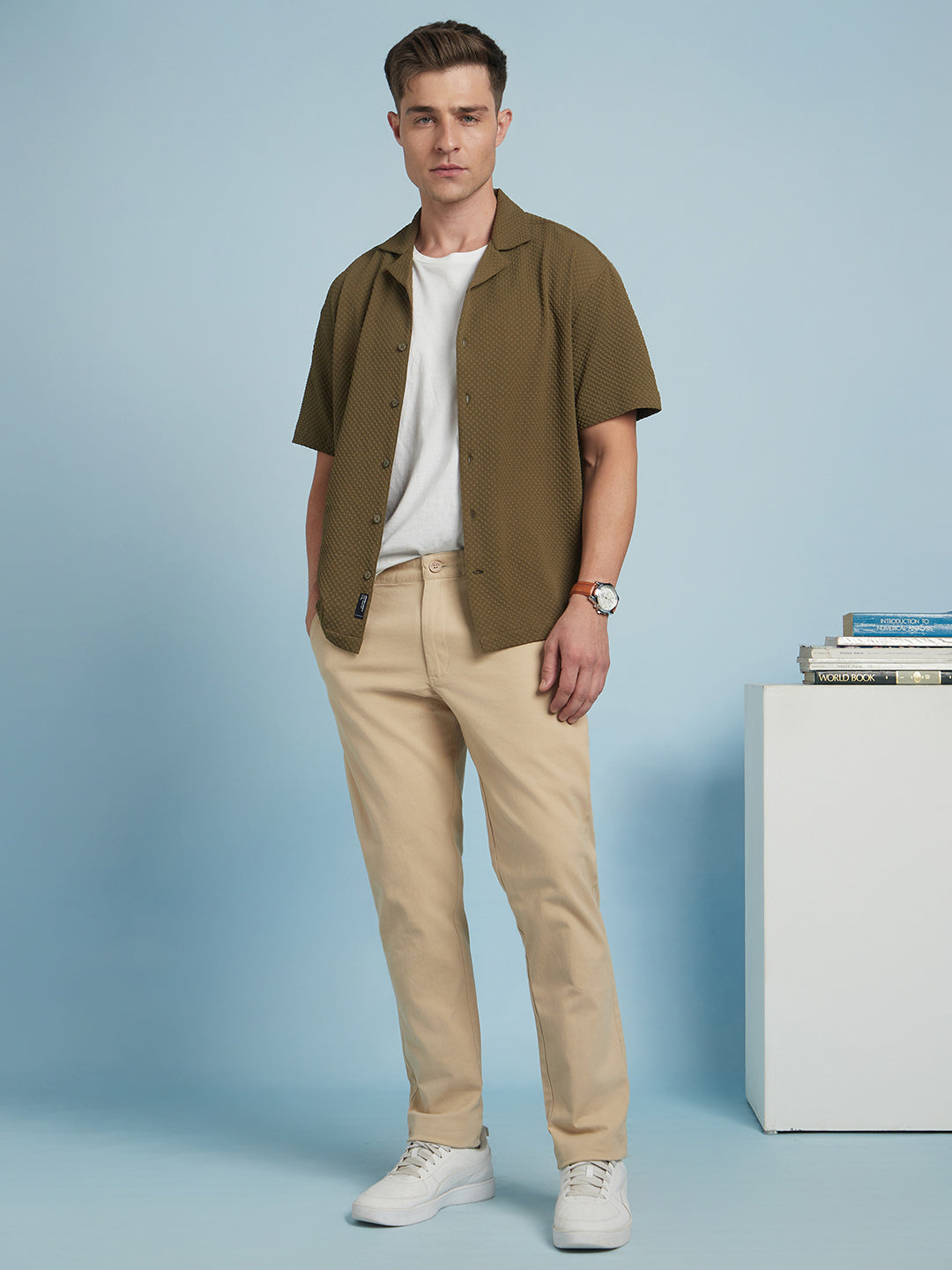 Men's Beige Solid Straight Fit Chinos Trousers