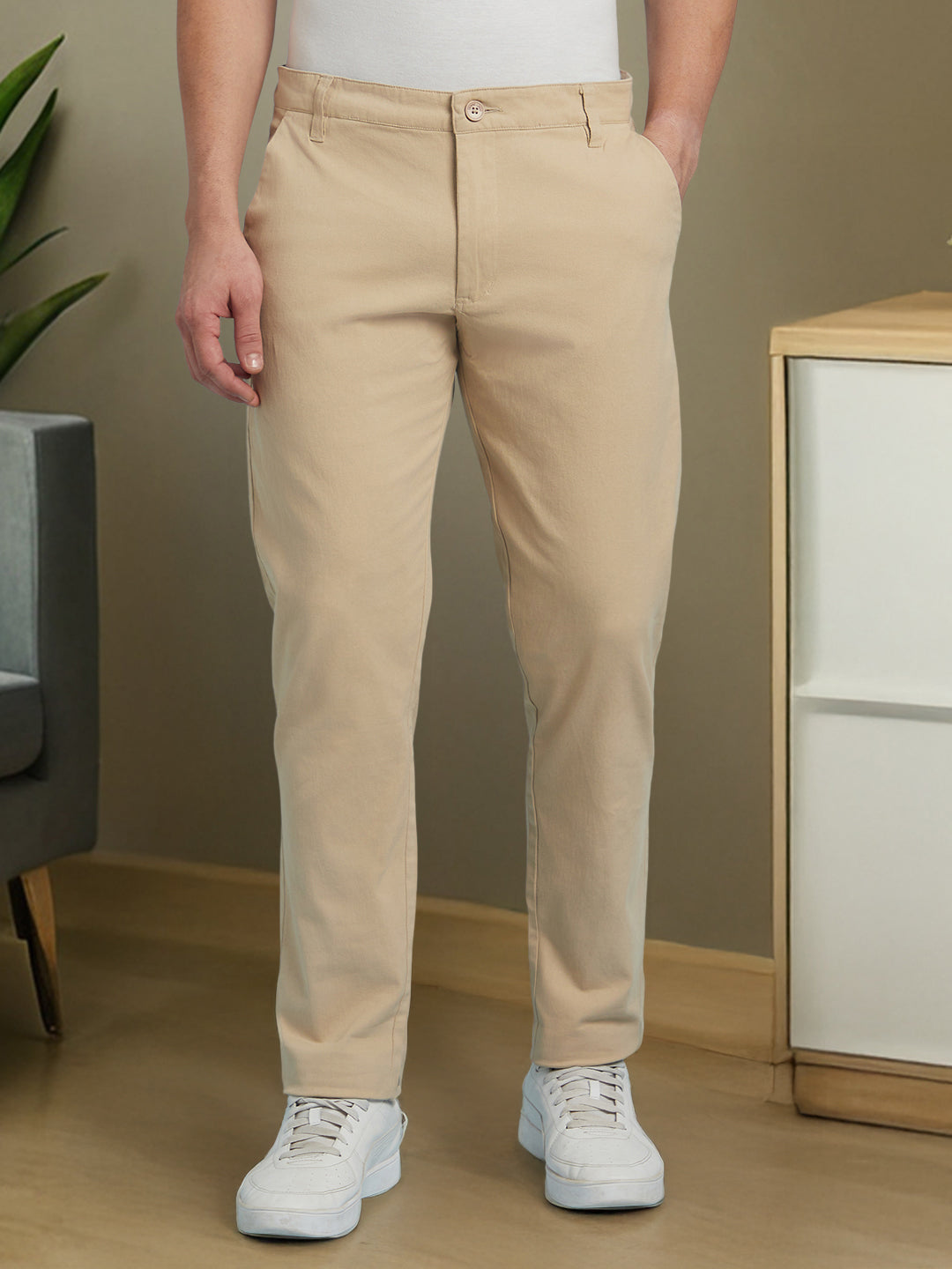 Men's Beige Solid Straight Fit Chinos Trousers