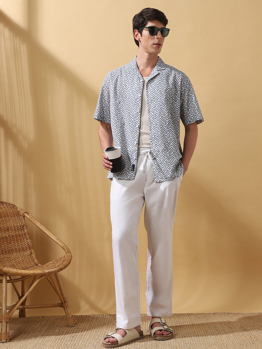 Men's Solid Straight Fit Regular Trousers