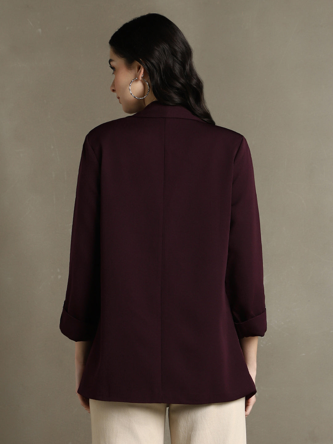 DL Woman Wine Solid Lapel Collar Full Sleeves Regular Fit Blazer