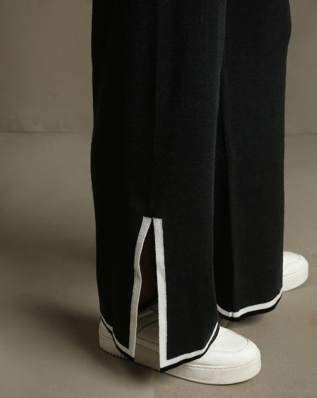 Women Black Solid Full Sleeves Round Neck Co-ord Set