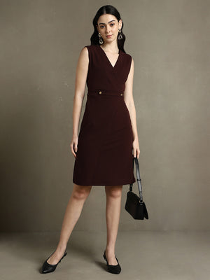 Wine Solid V-Neck Sleeveless Dress