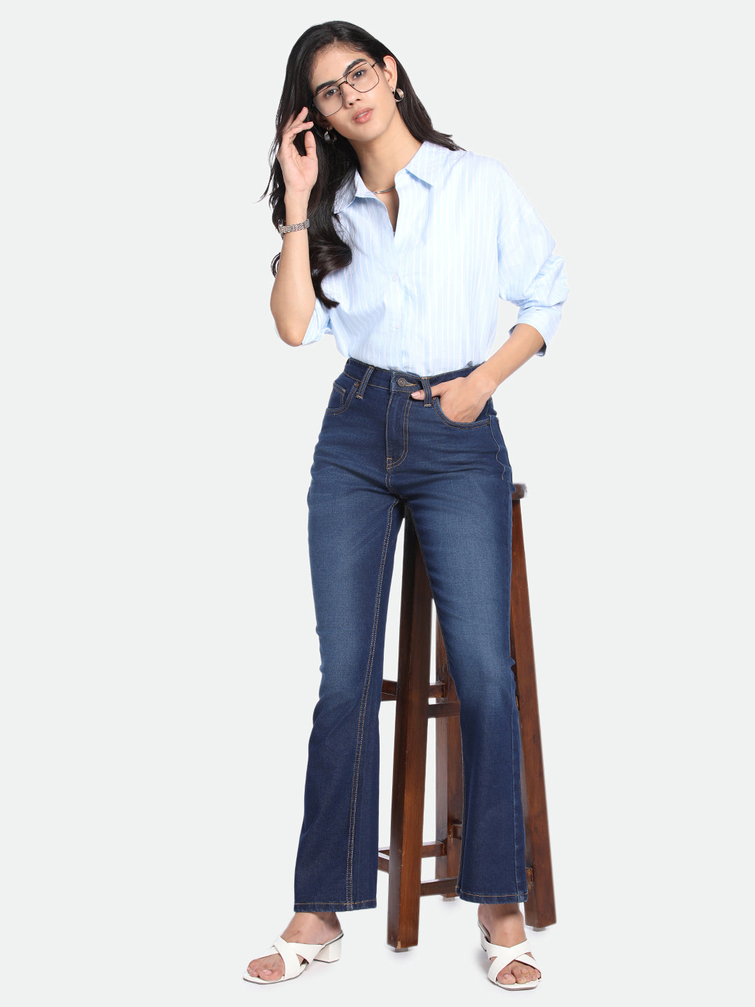 DL Woman Bootcut High-Rise Clean Look Light Fade Stretchable Jeans