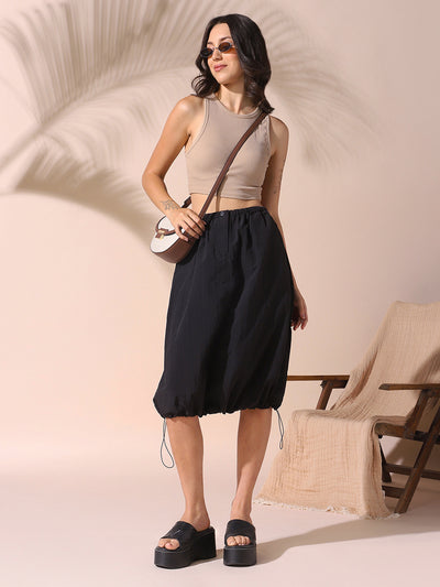 DL Woman Black Solid Knee Length Parachute Skirt
