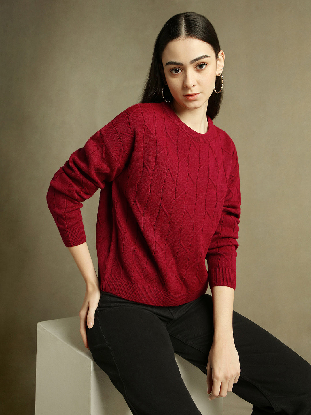 Round Neck Solid Magenta Full Sleeves Pullover Sweater