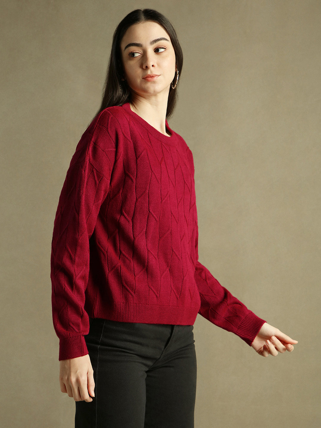 Round Neck Solid Magenta Full Sleeves Pullover Sweater