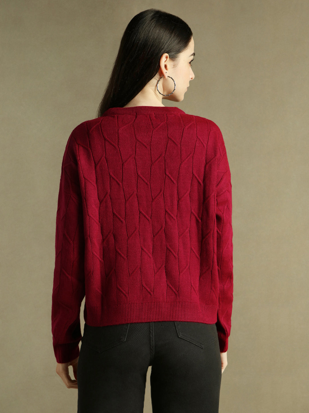 Round Neck Solid Magenta Full Sleeves Pullover Sweater