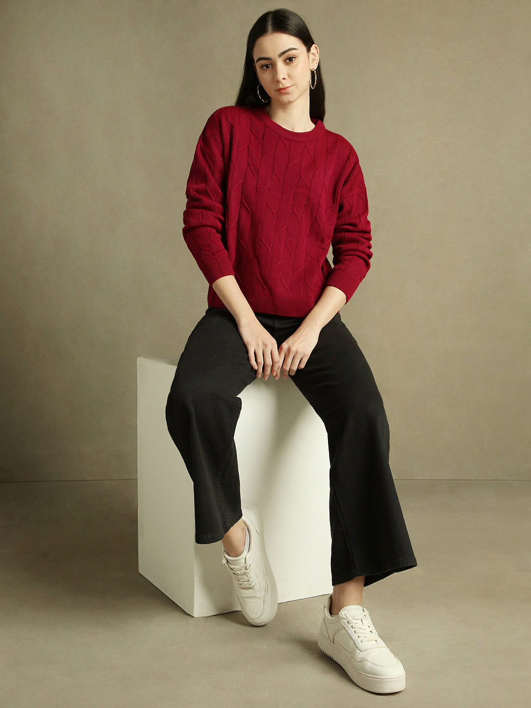 Round Neck Solid Magenta Full Sleeves Pullover Sweater