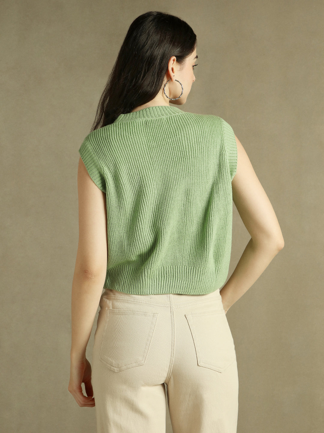 Green Solid Round Neck Sweater Vest