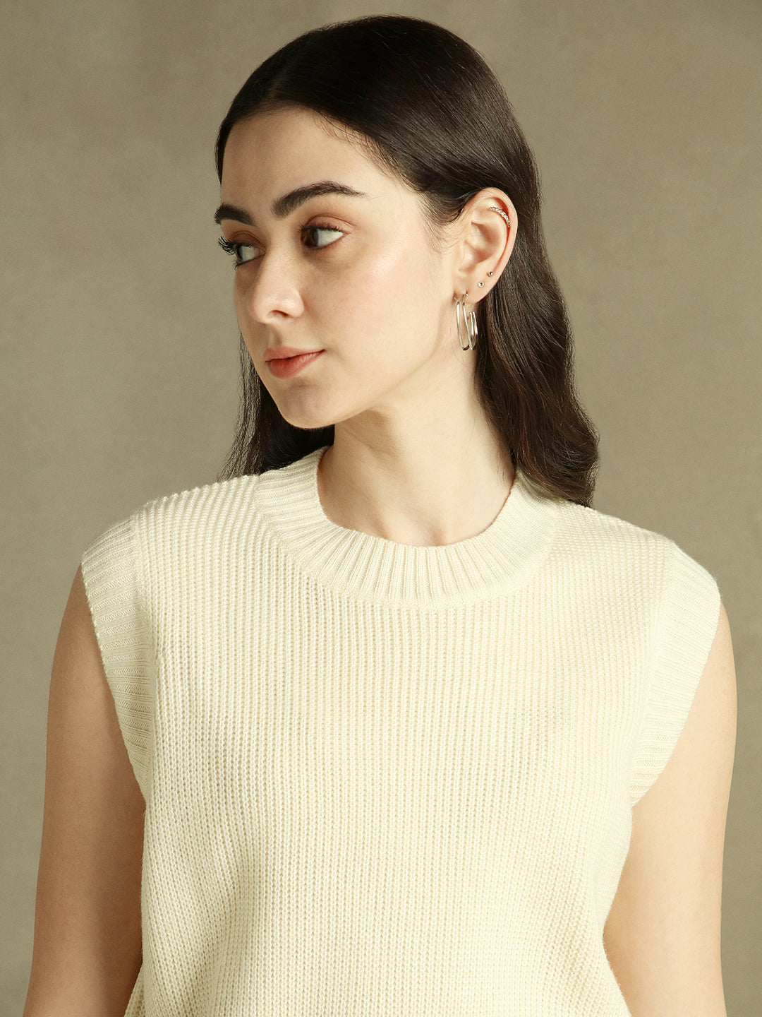 Off White Solid Round Neck Sweater Vest