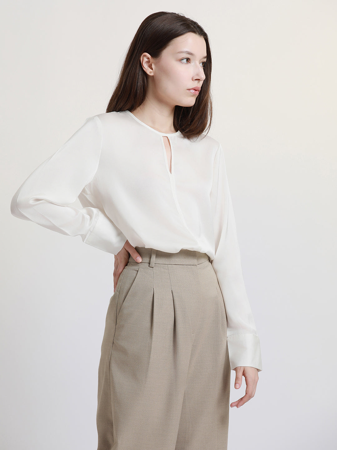 Stylised V-neck Regular Fit Solid White Top
