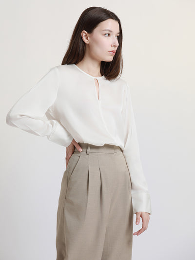 DL Woman Stylised V-neck Regular Fit Solid White Top