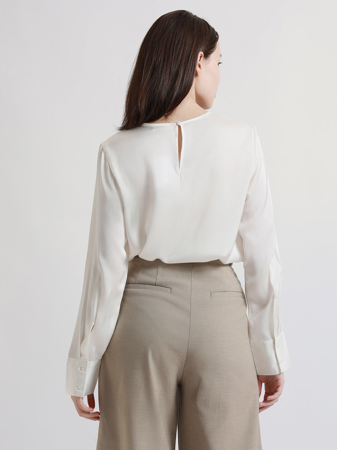 DL Woman Stylised V-neck Regular Fit Solid White Top