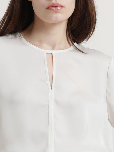 DL Woman Stylised V-neck Regular Fit Solid White Top