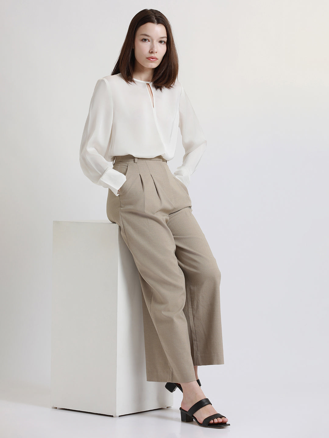 Stylised V-neck Regular Fit Solid White Top