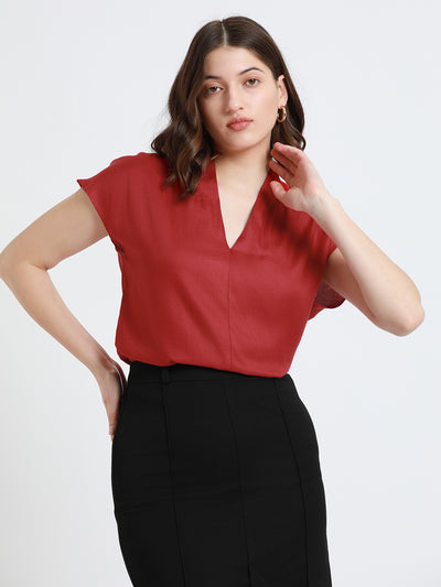 DL Woman V-Neck Regular Fit Solid Red Top