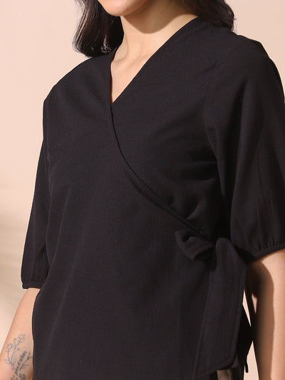 DL Woman Black Solid Textured V-Neck Half Sleeves Tie-Up Top