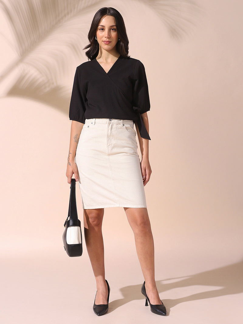 DL Woman Black Solid Textured V-Neck Half Sleeves Tie-Up Top