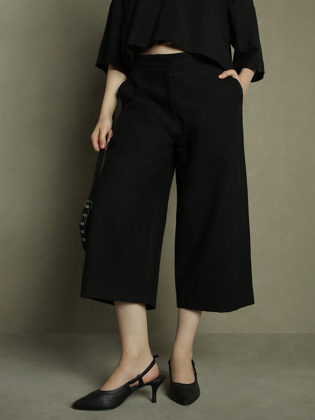 DL Woman Black Culottes Trousers