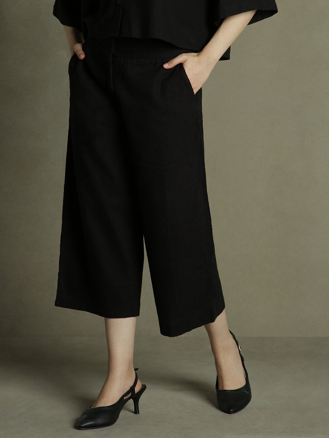 DL Woman Black Culottes Trousers