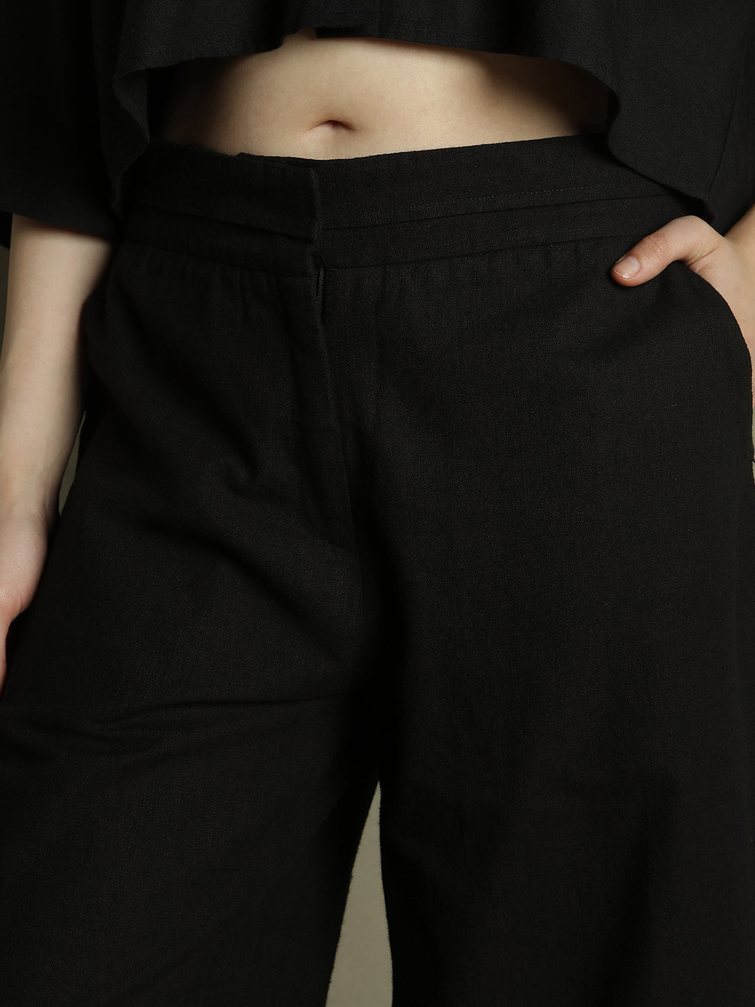 DL Woman Black Culottes Trousers