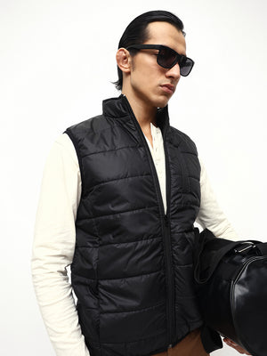 Men's Mock Collar Regular Fit Solid Sleeveless Quilted Jacket