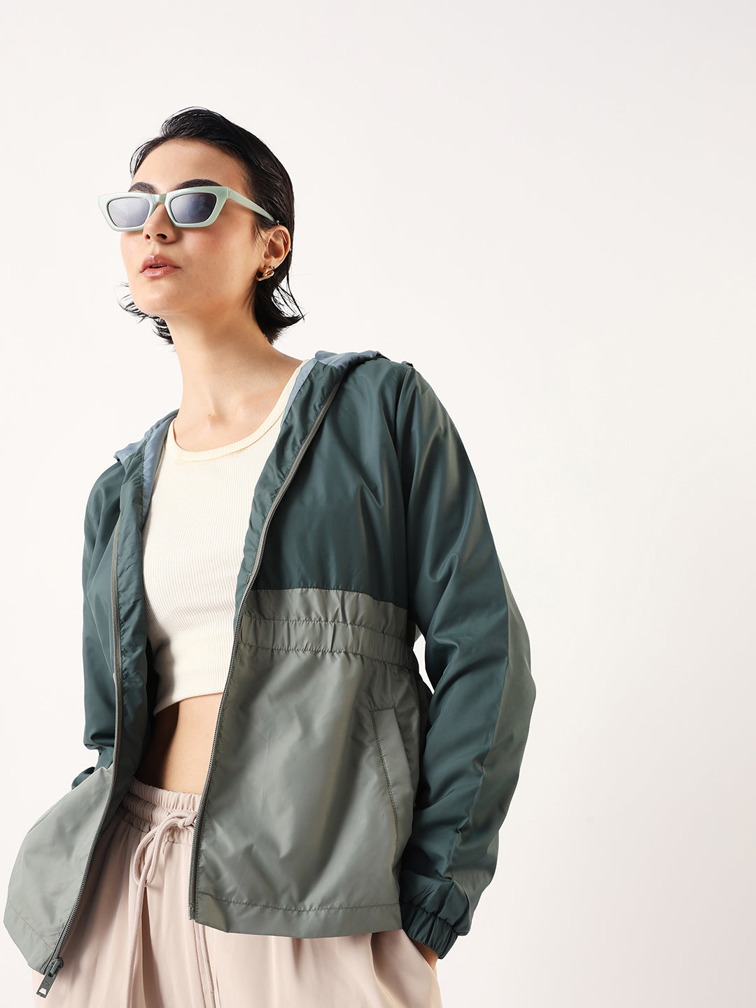 DL Woman Colourblocked Full Sleeves Hooded Casual Jacket