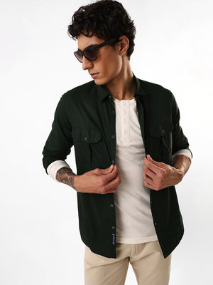 Men's Green Solid Textured Spread Collar Regular Fit Casual Shirt