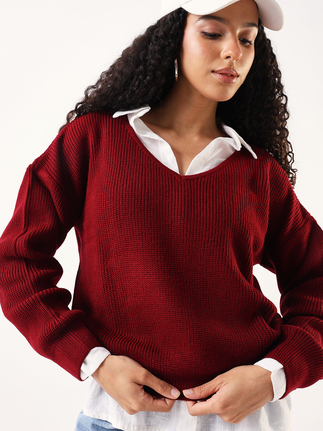 DL Woman Maroon Solid V- Neck Sweater