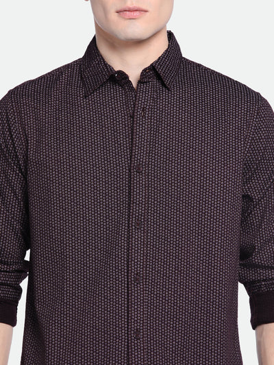 Men's Slim Fit Wine Abstract Print Spread Collar & Full Sleeves Casual Shirt