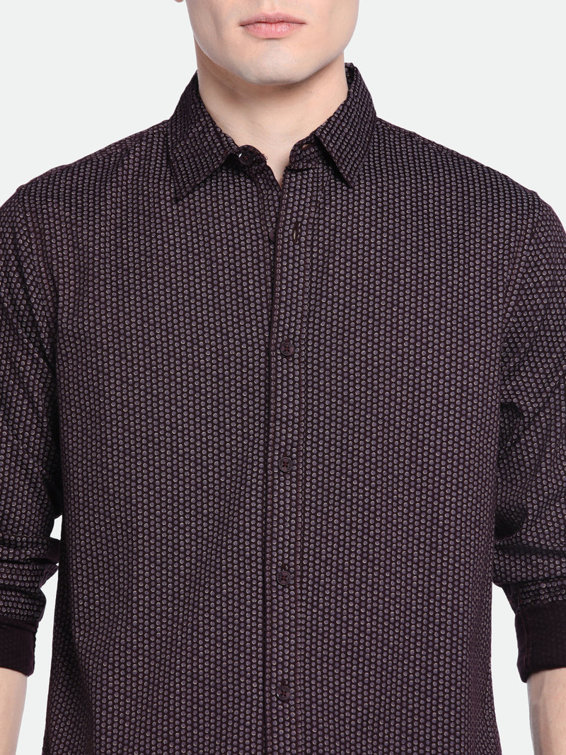 Men's Slim Fit Wine Abstract Print Spread Collar & Full Sleeves Casual Shirt