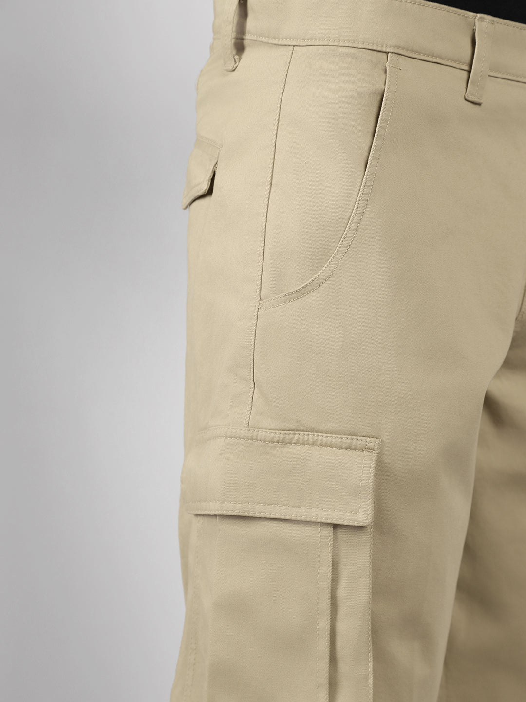 Men's Cream Solid Relaxed Fit Shorts