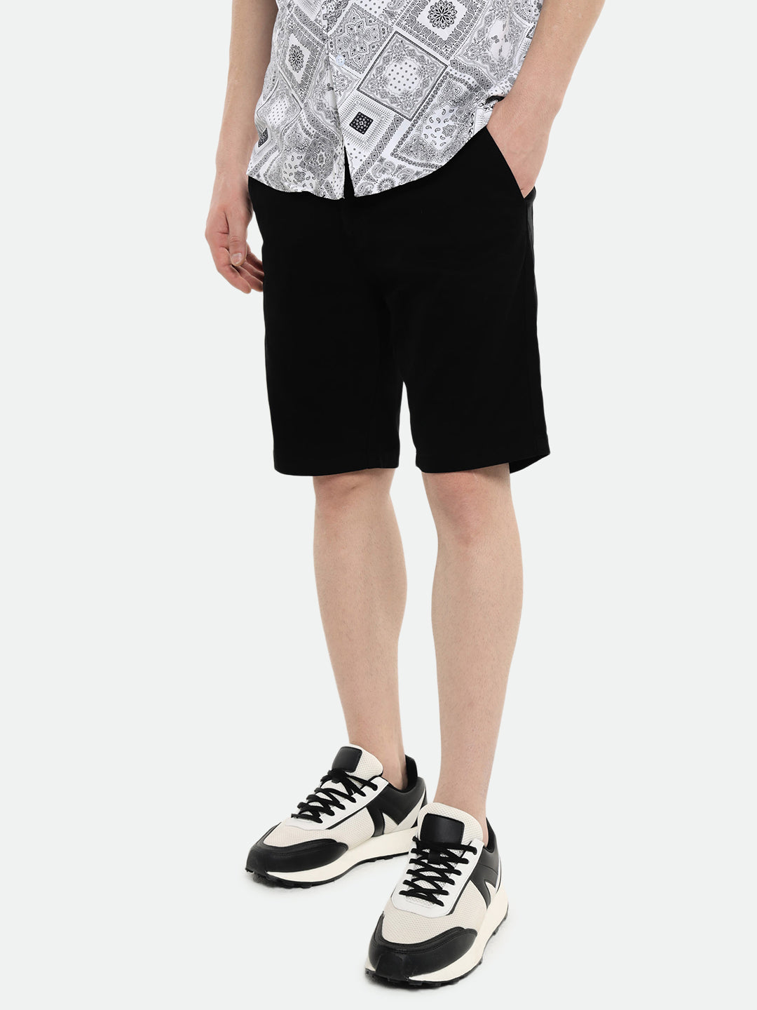 Men's Black Solid Regular Fit Stretchable Shorts