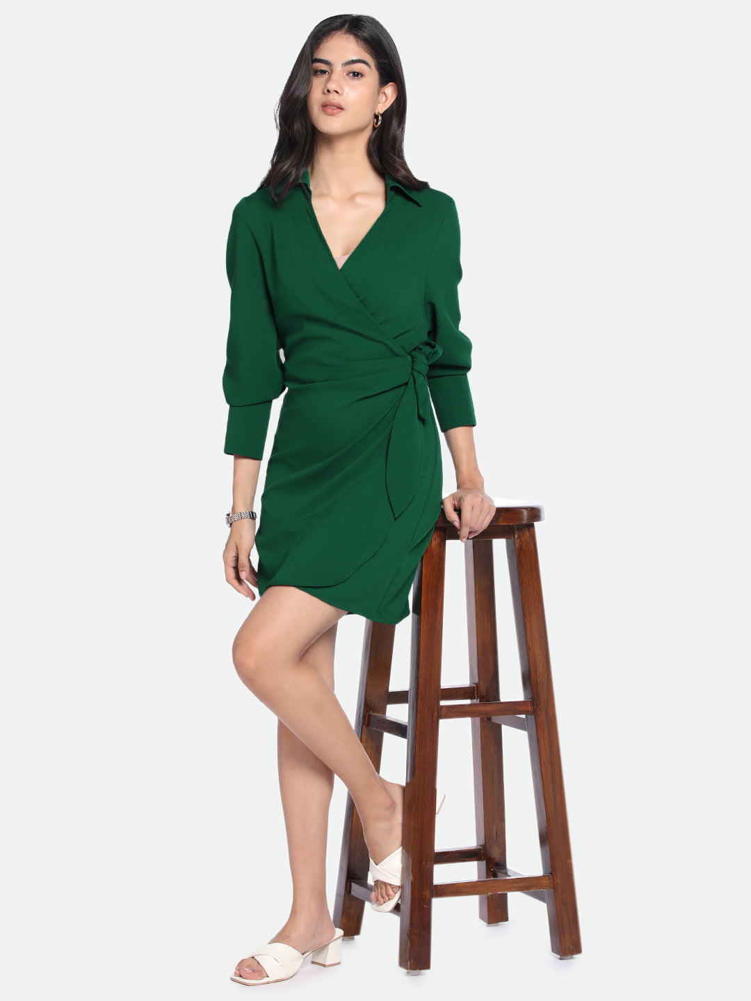 DL Woman Green V-Neck Knee Length Wrap Dress